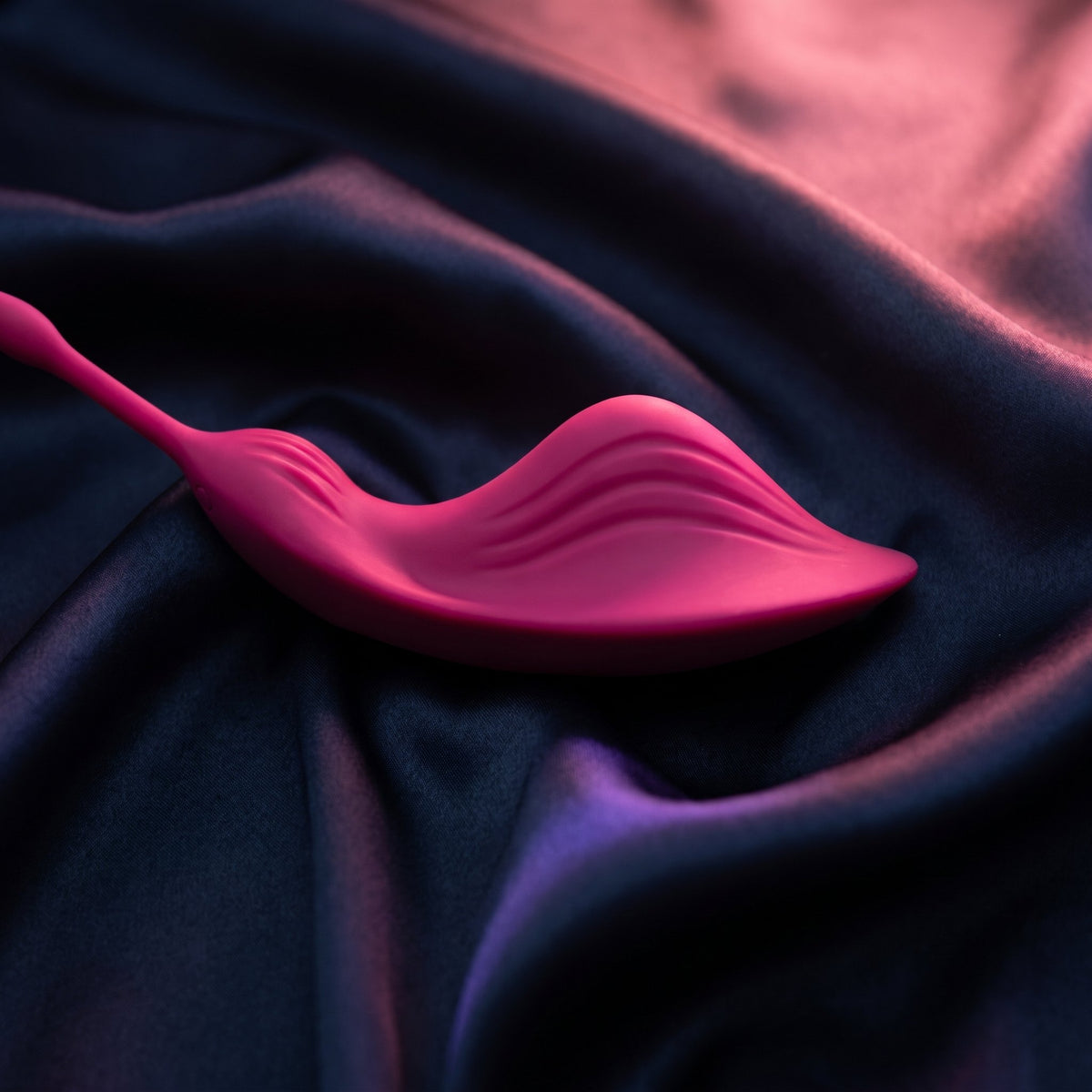 Opaline by Siluniva on satin
